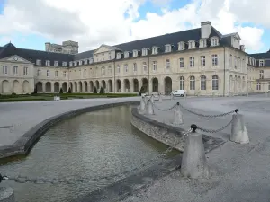 Abbaye aux Dames à Caen, siège de la Région Normandie