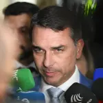 Flávio Bolsonaro lors d’un entretien au Sénat en avril 2026, photographie d’archive