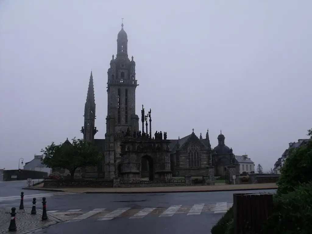 L’enclos paroissial de Pleyben dans le Finistère