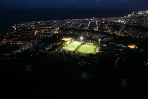 Le stade de La Redoute et Saint-Denis de La Réunion vus depuis les hauteurs