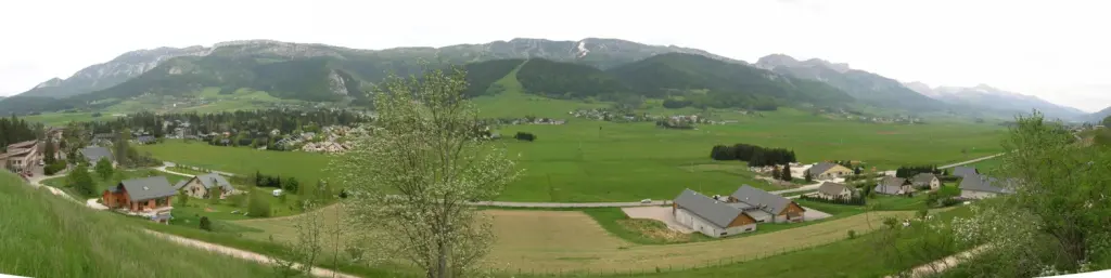 Panorama de la vallée de Lans et du massif du Vercors