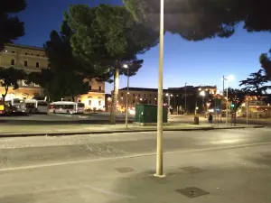 Piazza dei Cinquecento à Rome, photographie d’archive de mars 2021