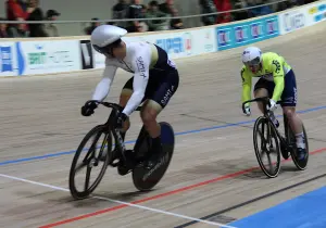 Étienne Oliviero et Rayan Helal sur le vélodrome de Loudéac