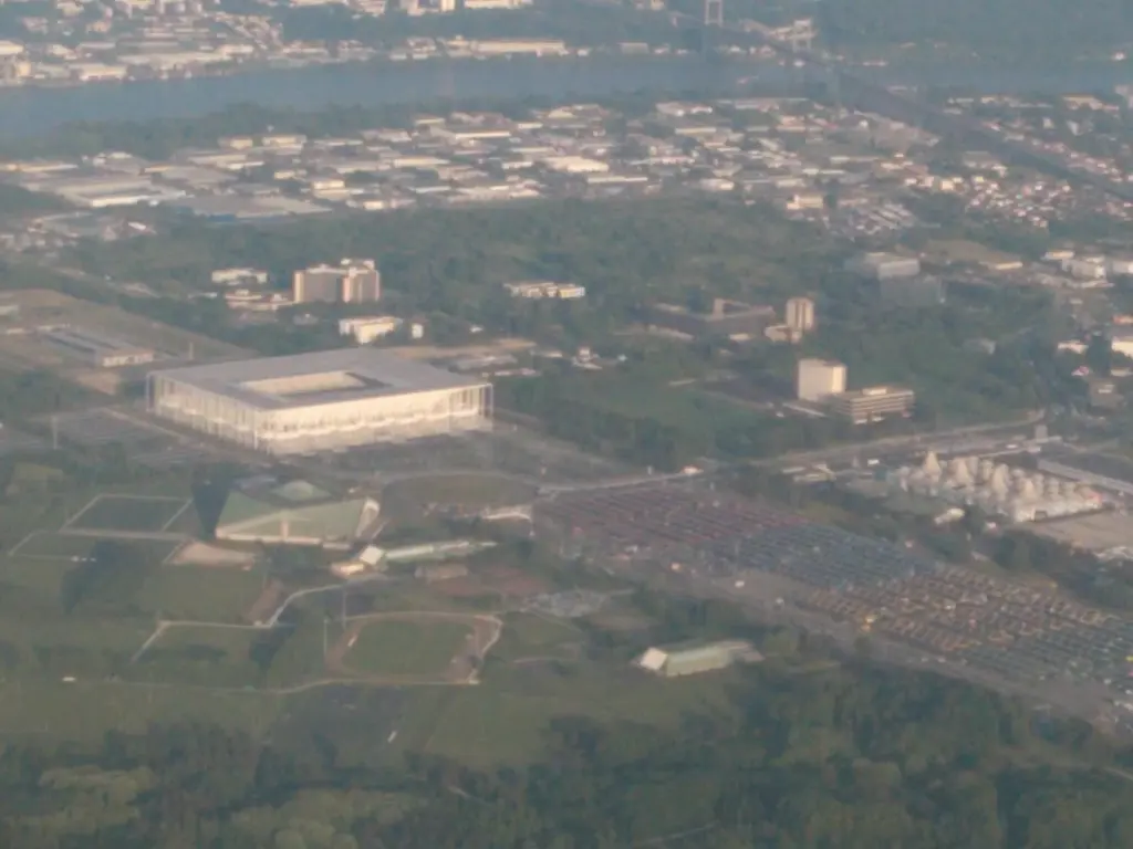 Vue aérienne du stade de Bordeaux et du parc des expositions