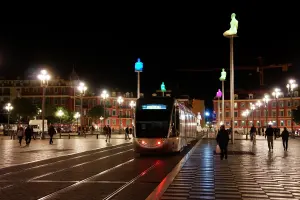 Place Masséna à Nice de nuit