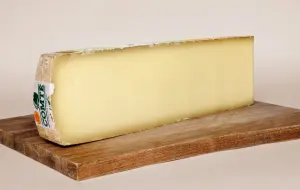 Tranche de comté et bande verte de l’appellation