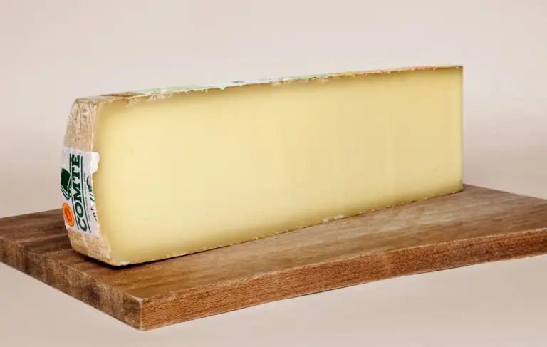 Tranche de comté et bande verte de l’appellation