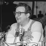 Coluche au Parlement européen à Strasbourg en 1986