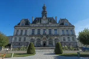 Vue d’archive de l’hôtel de ville de Limoges