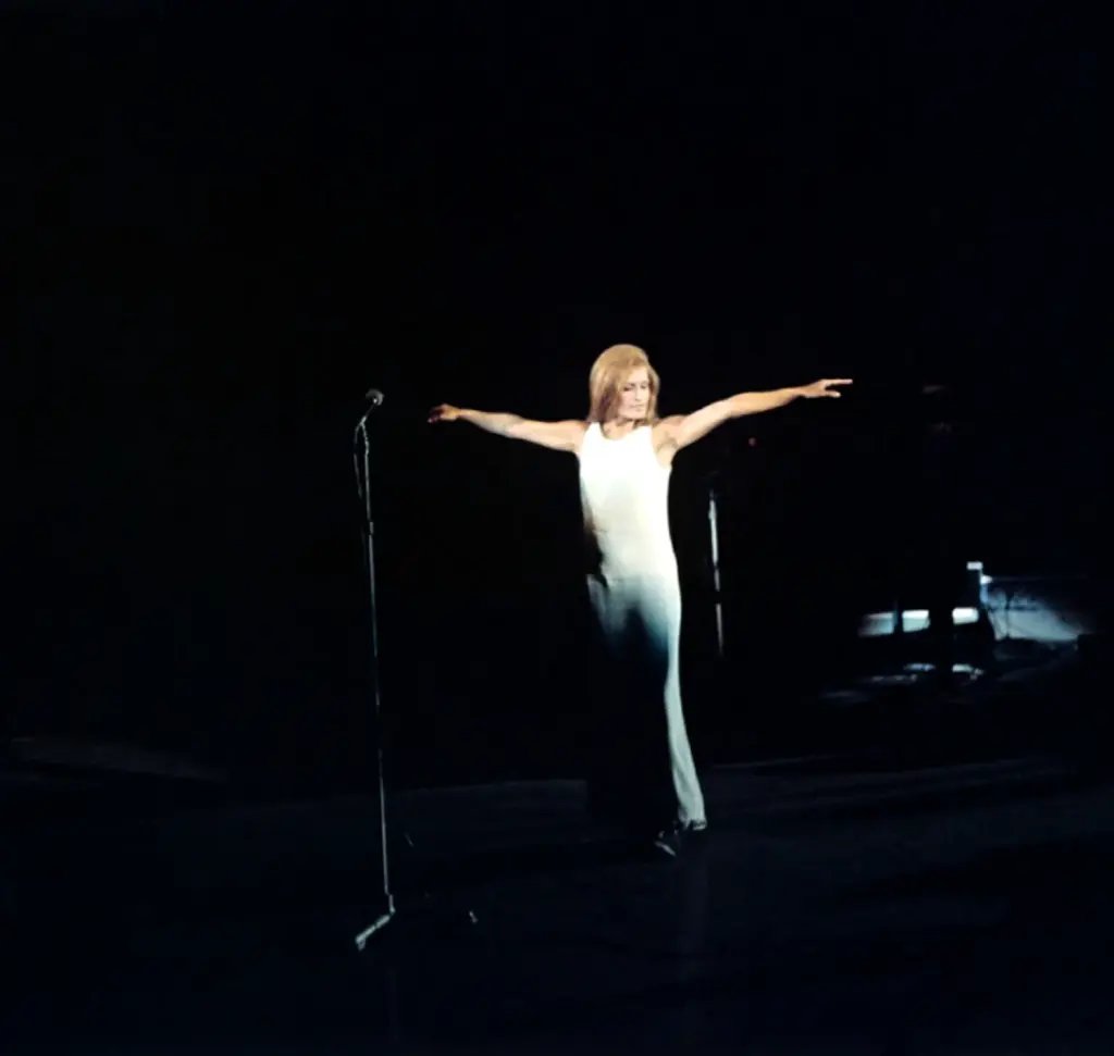 Dalida pendant des répétitions de concert à Fregene en 1968