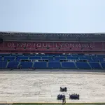 Vue intérieure du Groupama Stadium de Lyon depuis les tribunes