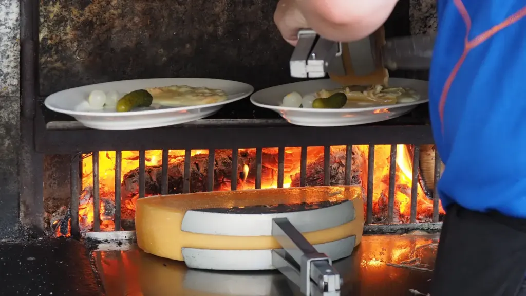 Raclette dans le canton du Valais, photographie d’archive