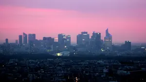 Les tours du quartier d’affaires de La Défense vues depuis Paris