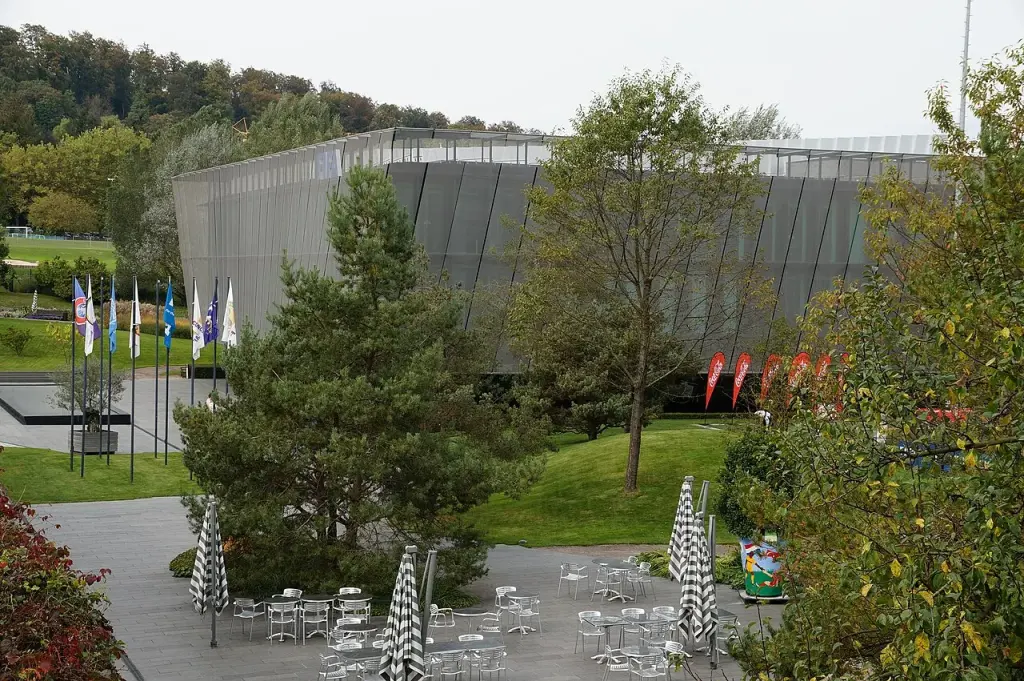 Siège de la FIFA à Zurich vu depuis son parc