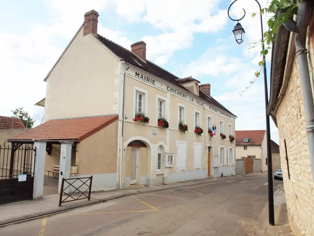 Mairie de Chichery dans l'Yonne