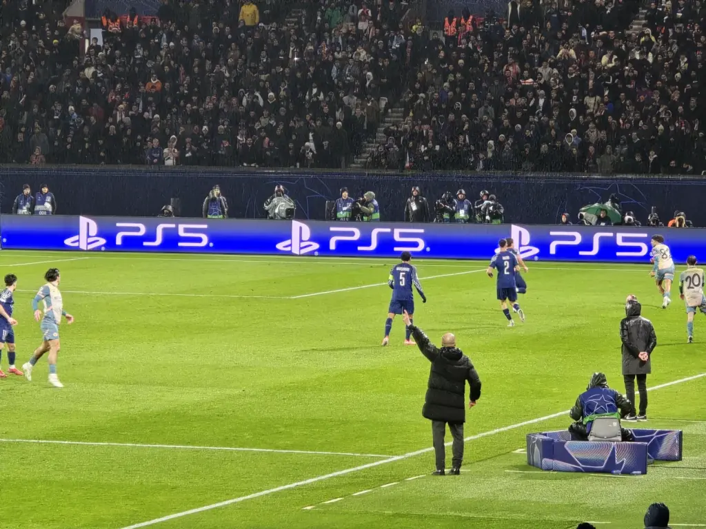 Luis Enrique pendant un match du PSG contre Manchester City en janvier 2025