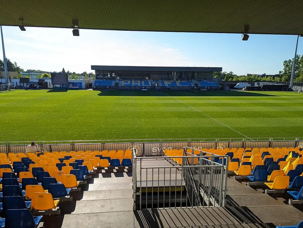 Pelouse et tribunes du Nouste Camp à Pau