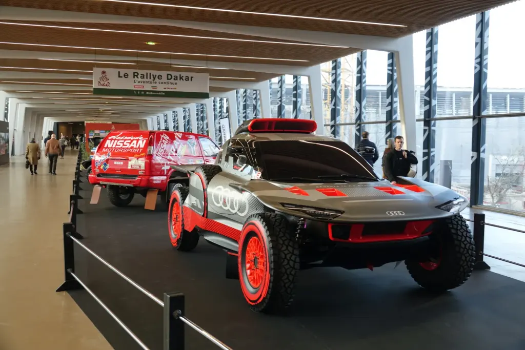 Audi RS Q e-tron du Dakar exposée à Rétromobile