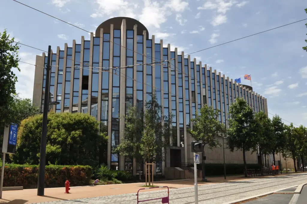 Façade du conseil régional à Dijon