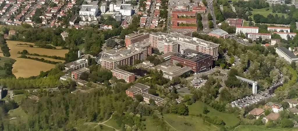 Vue aérienne du CHU de Toulouse Rangueil