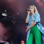 Angèle en concert aux Vieilles Charrues en 2018