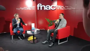 Jean Reno lors d’une rencontre-dédicace à Paris en mai 2024