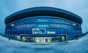 Vue nocturne de la PreZero Arena à Sinsheim