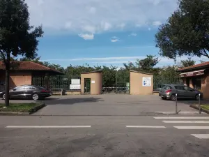 Entrée de l’ancien cimetière de la Guillotière à Lyon, archive de mars 2019