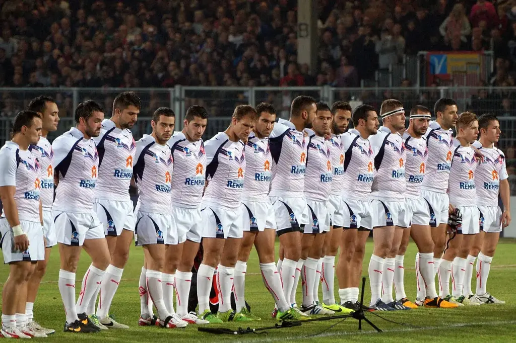 Joueurs de l'équipe de France de rugby à XIII alignés avant un match en 2013