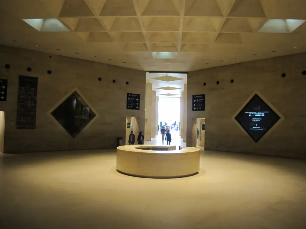 Carrousel du Louvre photographié en 2014