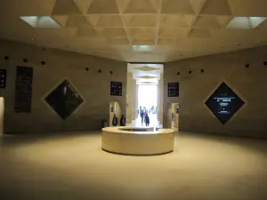 Carrousel du Louvre photographié en 2014