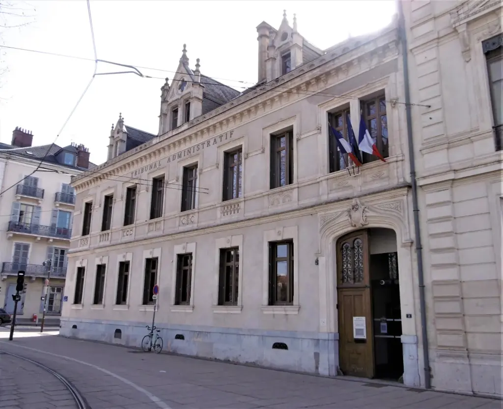 Façade du tribunal administratif de Grenoble, photographie d’archive