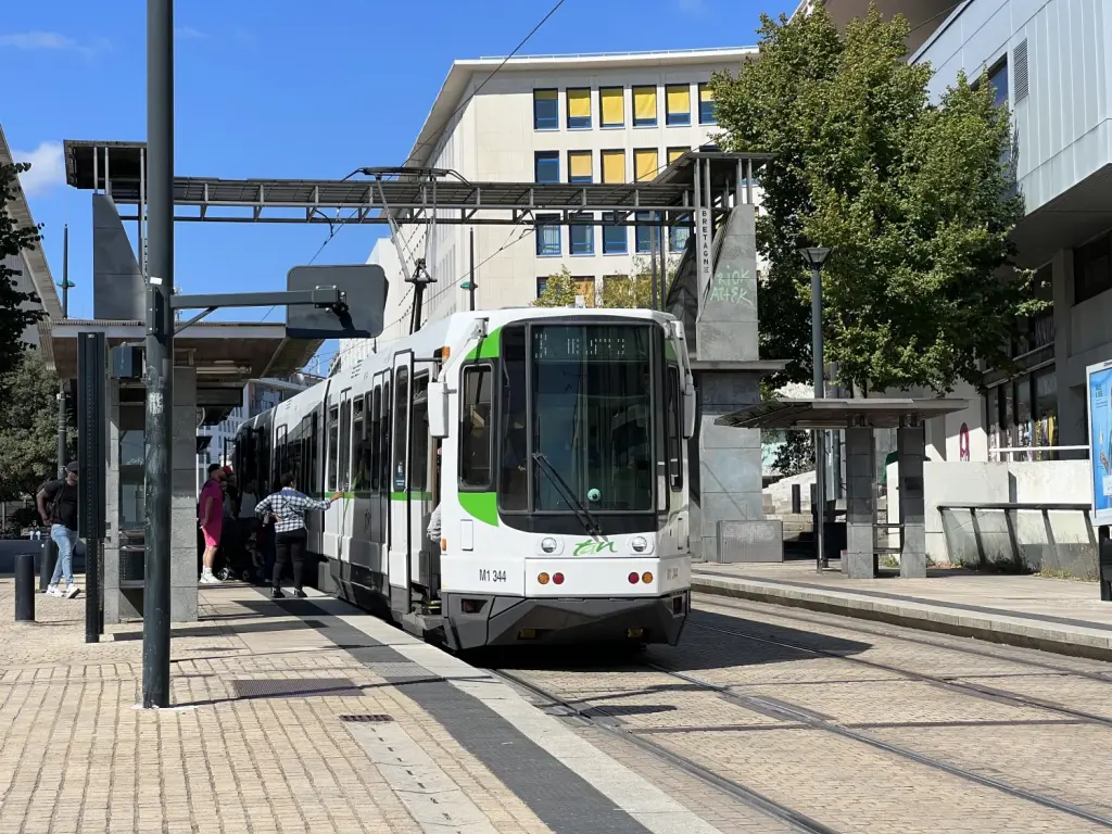 Tramway de Nantes à la station Bretagne en septembre2022