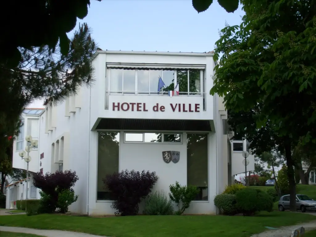 Façade de la mairie de Saint-Palais-sur-Mer, archive de 2008