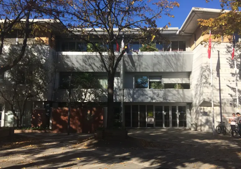 Façade de la mairie de Blagnac en octobre 2017, photographie d’archive