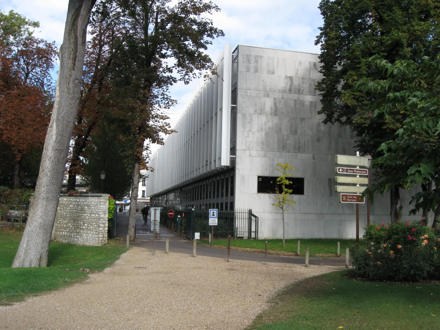Façade de l’hôtel de ville de Mantes-la-Jolie
