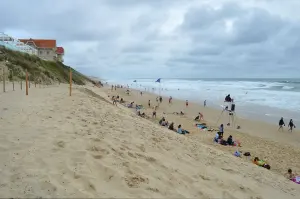 Les plages de Biscarrosse dans les Landes vues vers le sud