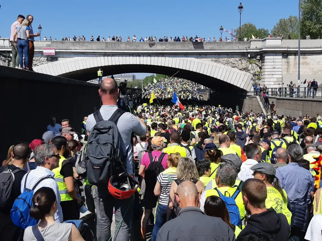 Un cortège des Gilets jaunes à Paris en avril2019, photographie d’archive