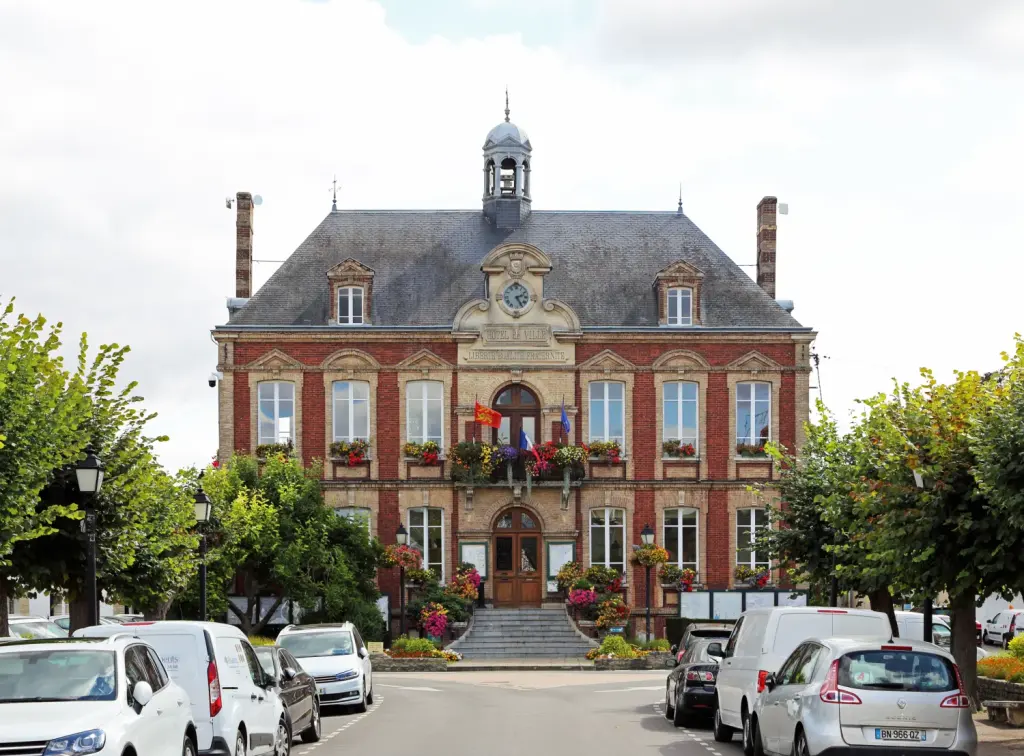 Hôtel de ville de Pacy-sur-Eure, photographie d’archive de2019