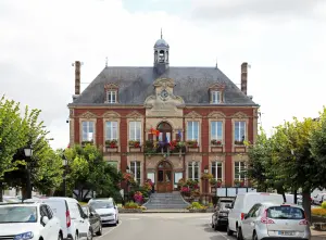 Hôtel de ville de Pacy-sur-Eure, photographie d’archive de2019