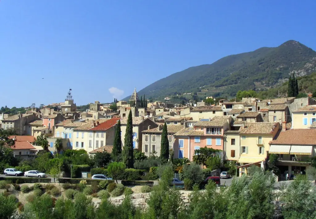Vue générale de Nyons dans la Drôme