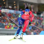 Lou Jeanmonnot en course lors des Mondiaux de biathlon 2023 à Oberhof.