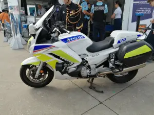 Moto de la Police nationale photographiée à Rouen en juin 2023