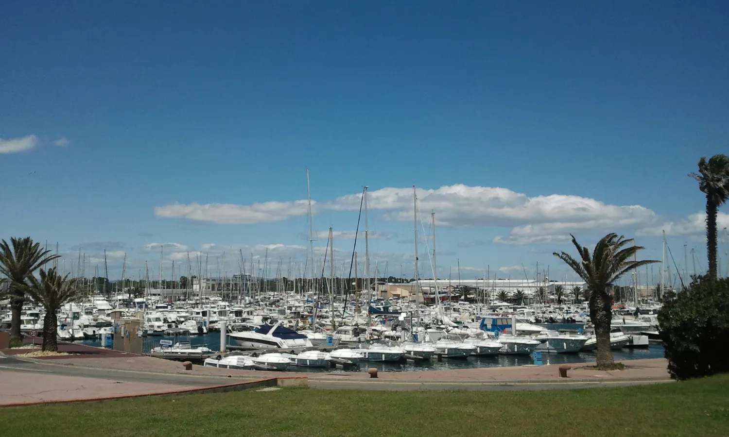 Le port de plaisance de Canet-en-Roussillon en mai 2013. Archive du lieu, distincte du futur site Beneteau.