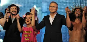Laurent Ruquier avec Arnaud Tsamere, Antonia de Rendinger et Florent Peyre sur scène au Casino de Paris en 2013