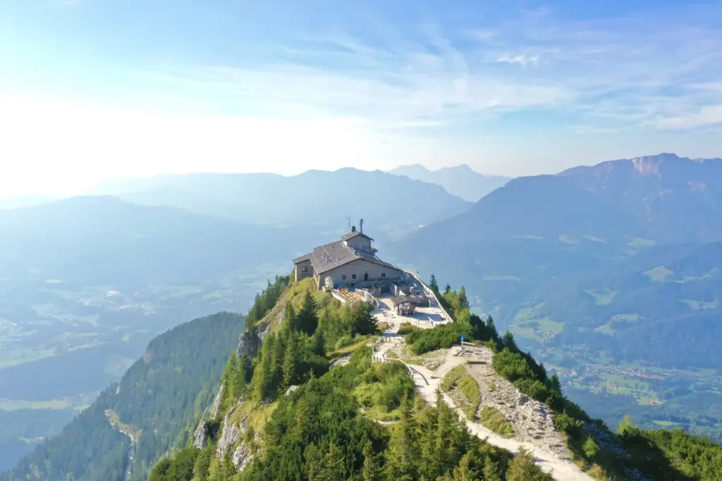 Vue aérienne du Kehlsteinhaus en septembre 2023, photographie d’archive