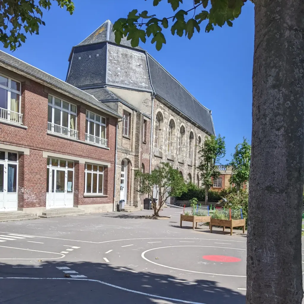 Façade de l’école maternelle Albert-Thomas à Dieppe