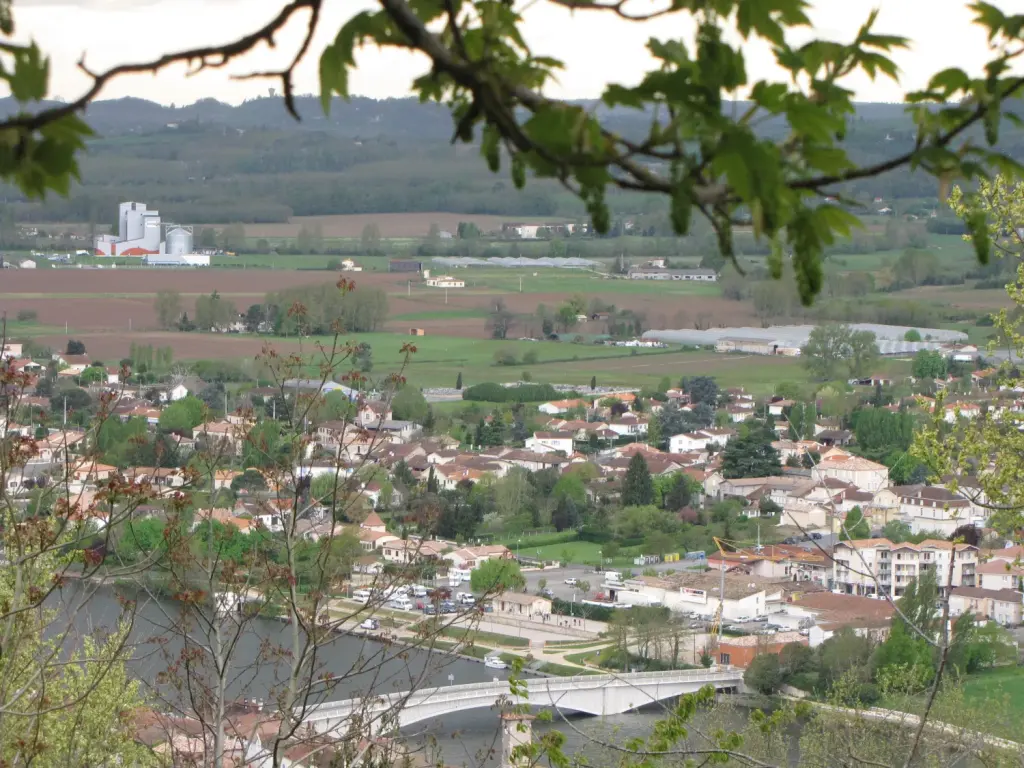 Le pont sur le Lot entre Saint-Sylvestre-sur-Lot et Penne-d’Agenais, archive de 2009