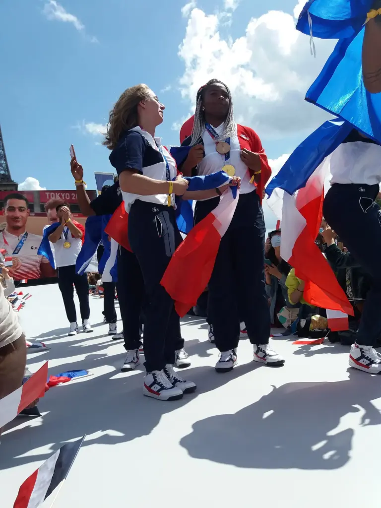 Romane Dicko au Trocadéro le 8 août 2021, photographie d’archive distincte des Mondiaux de Bakou 2026.