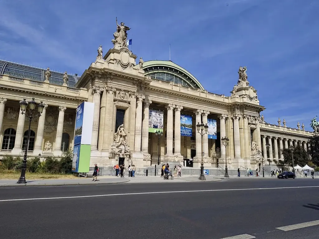 Façade du Grand Palais à Paris